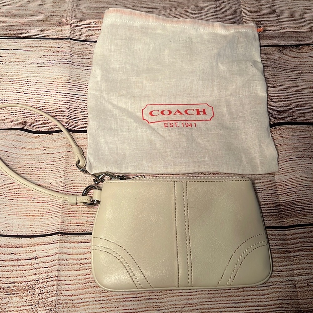 Coach White leather wristlet NWT